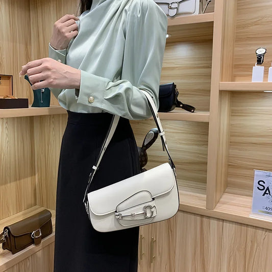 2024 Summer New Nichedesign High-end Fashionable Versatile Single Shoulder Underarm Commuting Crossbody Saddle Bag