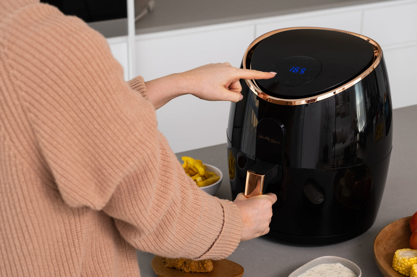 7.1L Digital Air Fryer Kitchen & Dining > Kitchen Appliances (Black/Rose Gold)