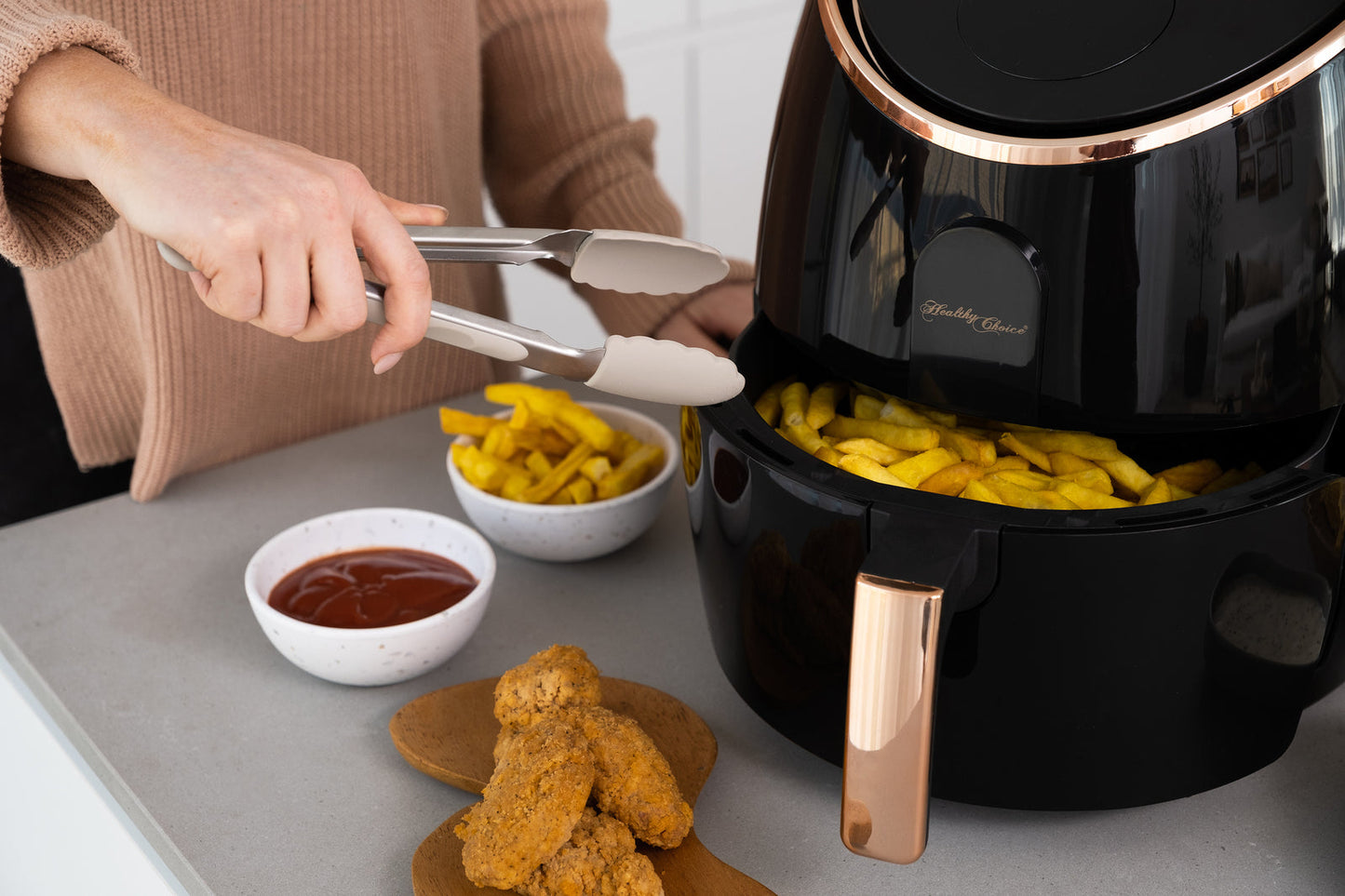 7.1L Digital Air Fryer Kitchen & Dining > Kitchen Appliances (Black/Rose Gold)