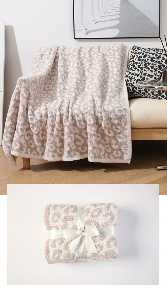 Beige Luxurious Leopard Print Knit Throw Blanket - Ultra-Soft Jacquard Plush for Sofa, Bed & Cozy Comfort (130x150cm)