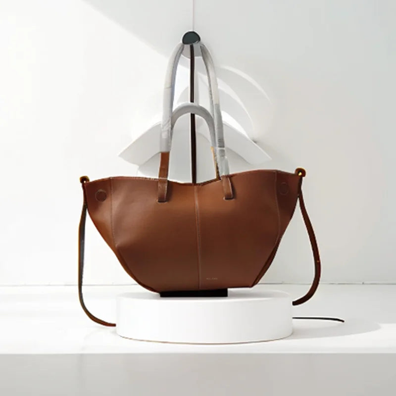 Classic Elegant Style Large Capacity Wing Bag Crossbody Handbag Retro European American Niche Bucket Armpit Tote Bag Fashion