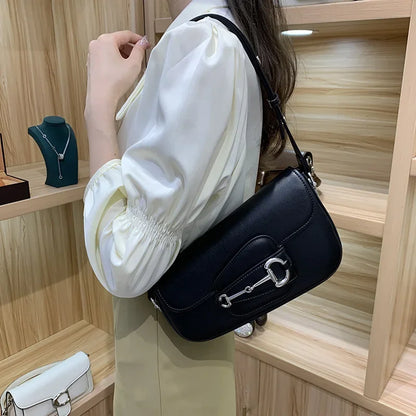 2024 Summer New Nichedesign High-end Fashionable Versatile Single Shoulder Underarm Commuting Crossbody Saddle Bag