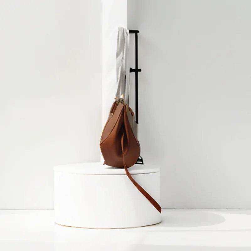 Classic Elegant Style Large Capacity Wing Bag Crossbody Handbag Retro European American Niche Bucket Armpit Tote Bag Fashion