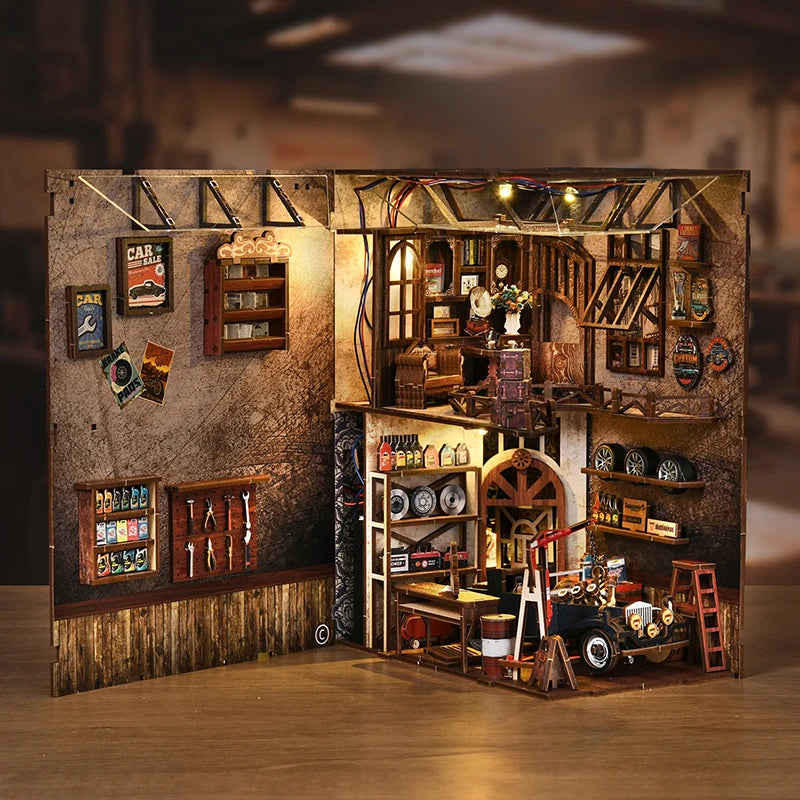 'Master Mechanic' Workshop DIY Kit - Detailed Miniature Model with Mechanical Elements, Handmade Collectible for Display