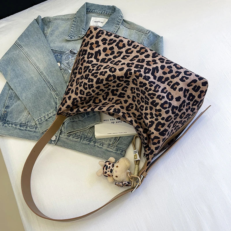 15L Fashion leopard Inclined shoulder bag higher quality PU soft crossbody tote bag for Shopping and Daily Use