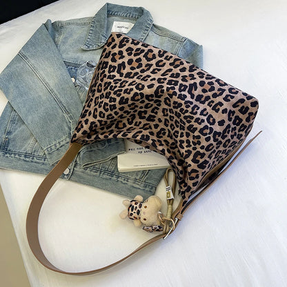 15L Fashion leopard Inclined shoulder bag higher quality PU soft crossbody tote bag for Shopping and Daily Use