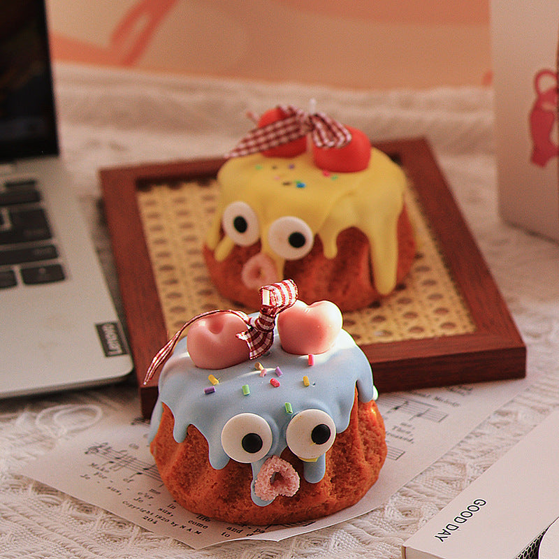 Blue Cake Candle - Cute Soy Wax Candle, Gift for Friends (Super Cedar)